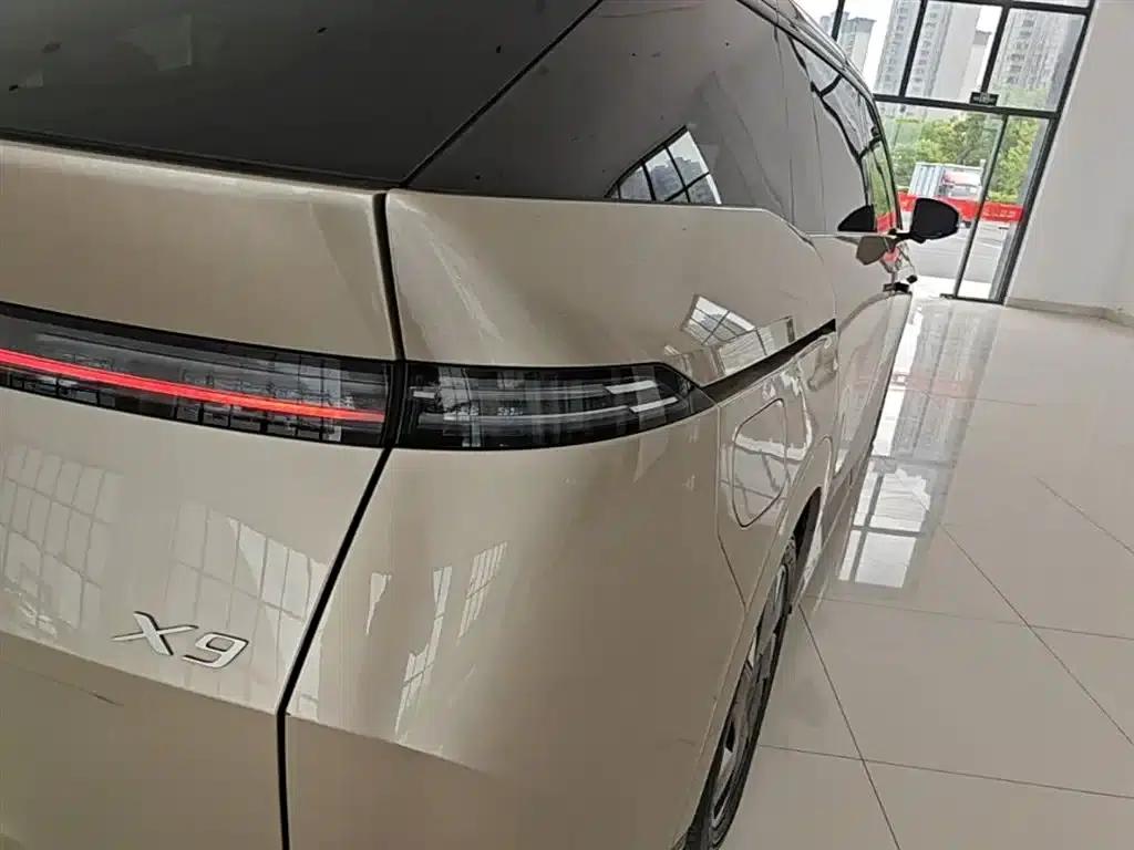 XPeng X9 2024 Model: 702kWh Ultra-Long Range (Max) — миниатюра 8