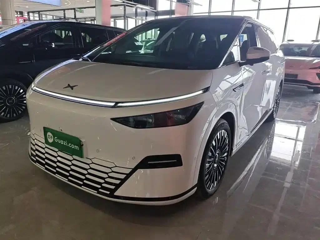XPeng X9 2025 Pure Electric Model with a Maximum Range of 740km — миниатюра 1