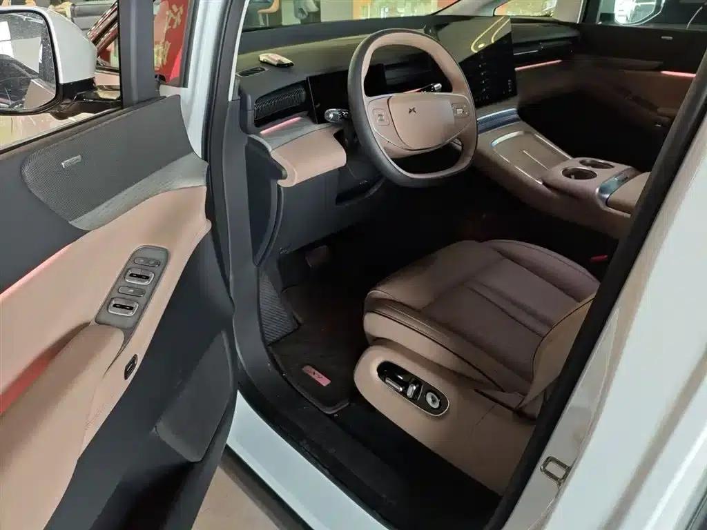 XPeng X9 2025 Pure Electric Model with a Maximum Range of 740km — миниатюра 12