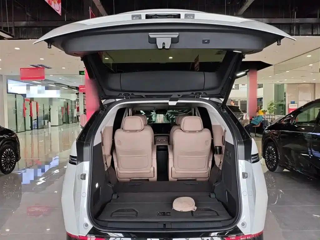 XPeng X9 2025 Pure Electric Model with a Maximum Range of 740km — миниатюра 15