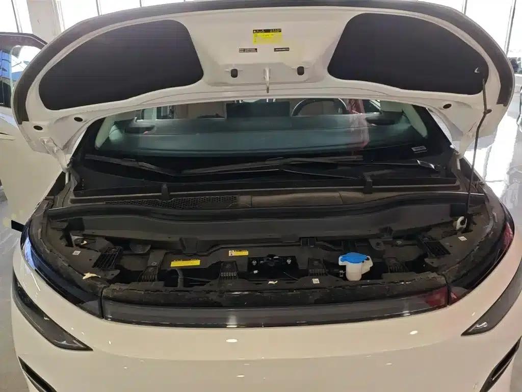 XPeng X9 2025 Pure Electric Model with a Maximum Range of 740km — миниатюра 16