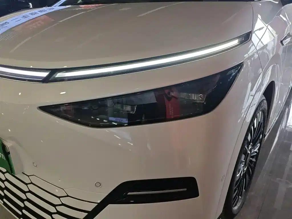 XPeng X9 2025 Pure Electric Model with a Maximum Range of 740km — миниатюра 18
