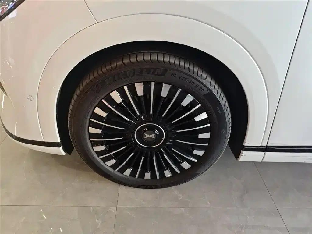 XPeng X9 2025 Pure Electric Model with a Maximum Range of 740km — миниатюра 25