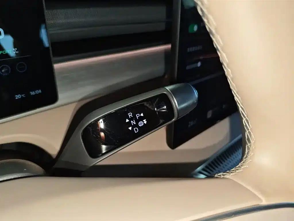XPeng X9 2025 Pure Electric Model with a Maximum Range of 740km — миниатюра 10