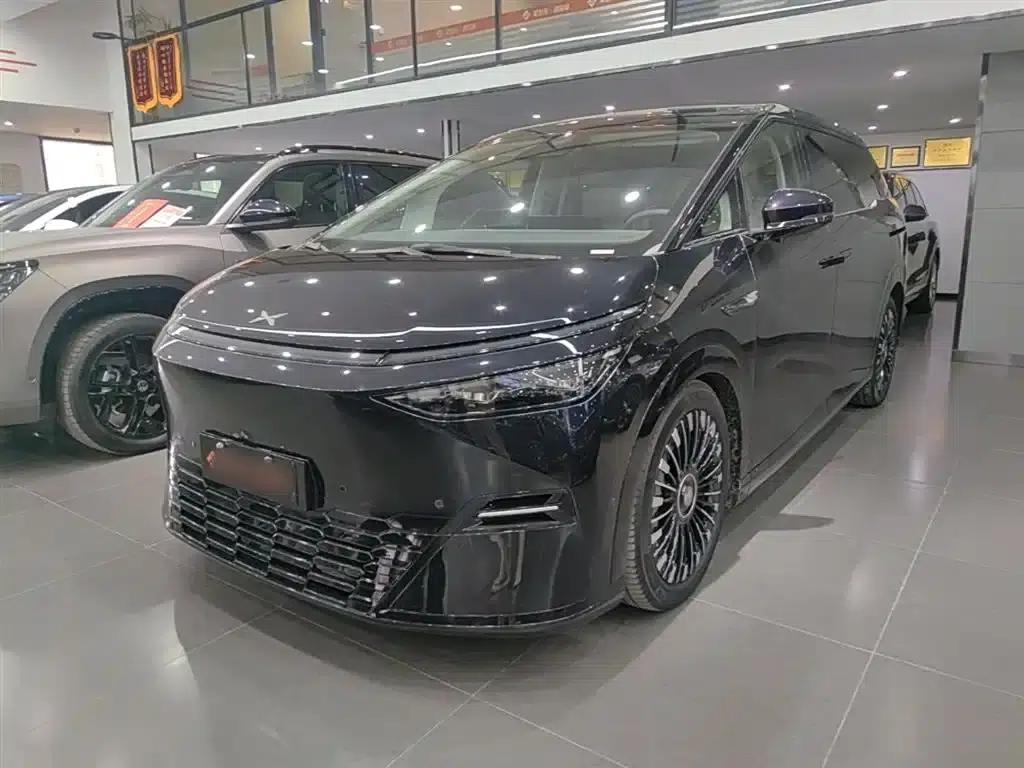 XPeng X9 2025 Pure Electric Model with a Maximum Range of 740km — миниатюра 1