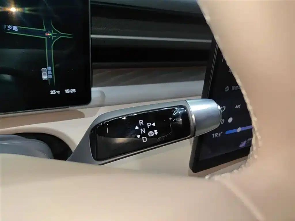 XPeng X9 2025 Pure Electric Model with a Maximum Range of 740km — миниатюра 14