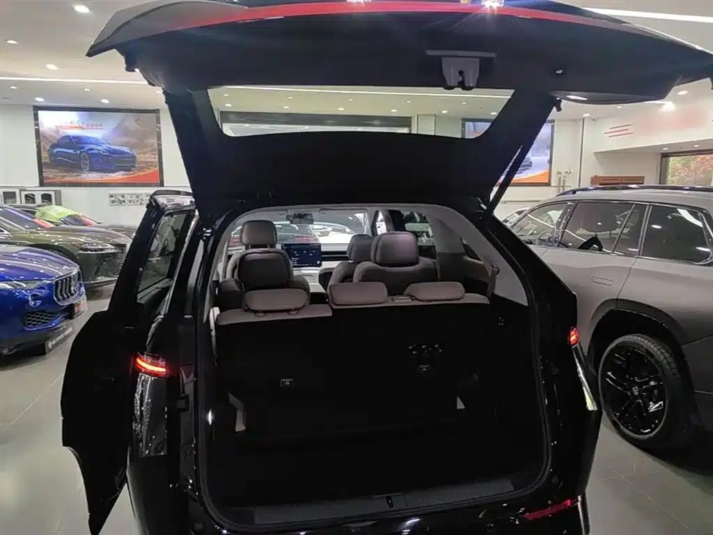 XPeng X9 2025 Pure Electric Model with a Maximum Range of 740km — миниатюра 19