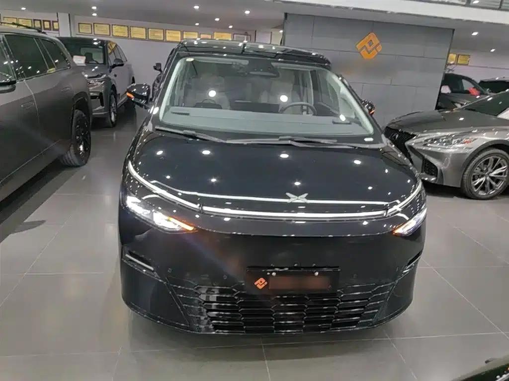 XPeng X9 2025 Pure Electric Model with a Maximum Range of 740km — миниатюра 3