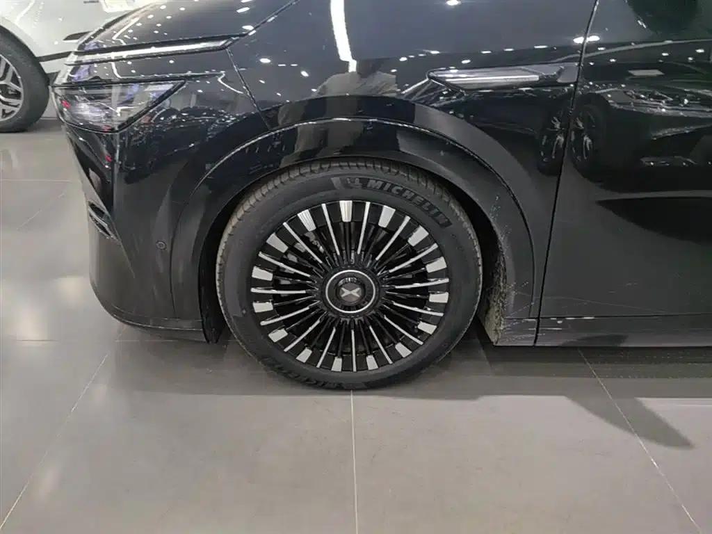 XPeng X9 2025 Pure Electric Model with a Maximum Range of 740km — миниатюра 23