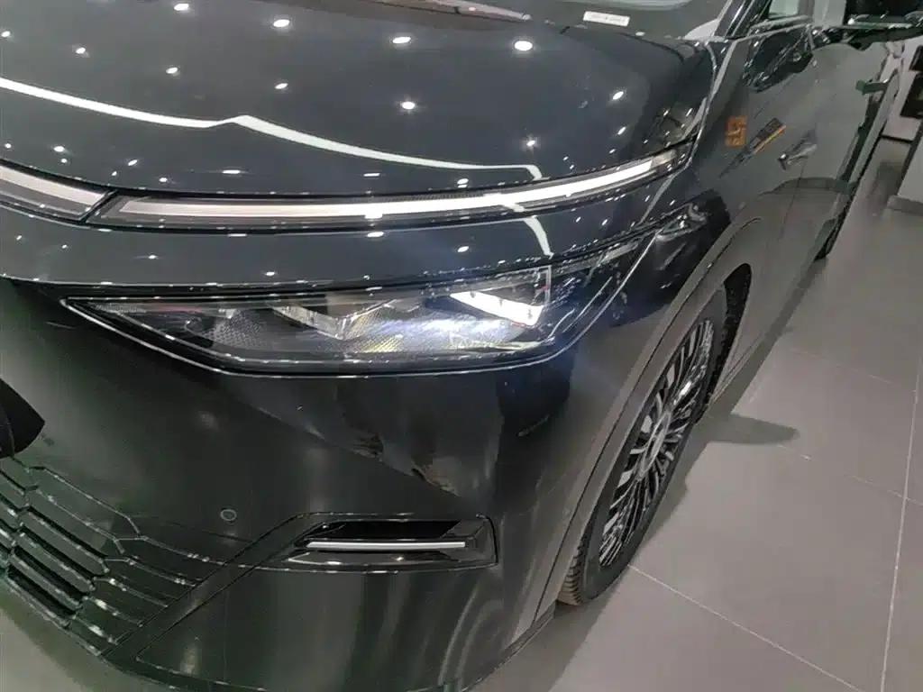 XPeng X9 2025 Pure Electric Model with a Maximum Range of 740km — миниатюра 24