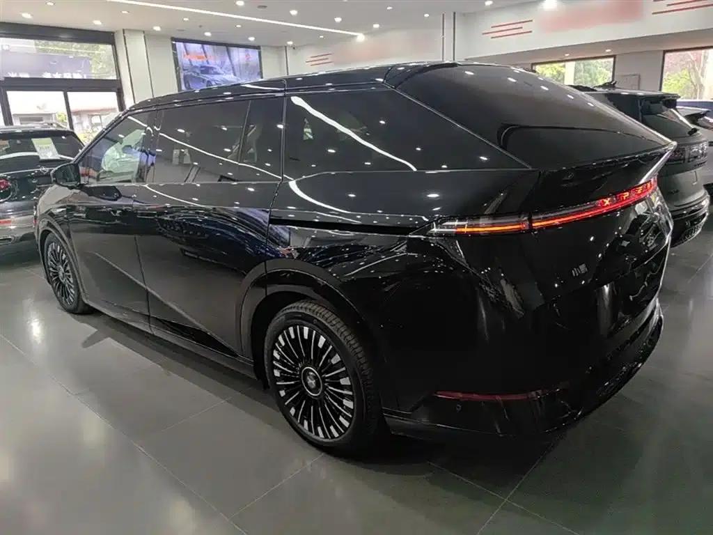 XPeng X9 2025 Pure Electric Model with a Maximum Range of 740km — миниатюра 5