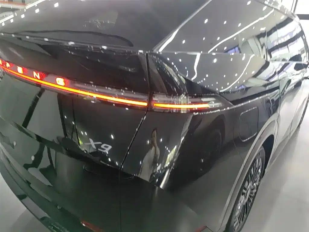 XPeng X9 2025 Pure Electric Model with a Maximum Range of 740km — миниатюра 8