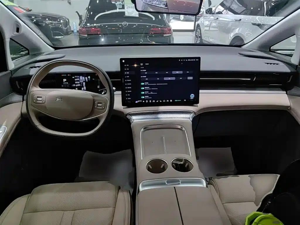 XPeng X9 2025 Pure Electric Model with a Maximum Range of 740km — миниатюра 10