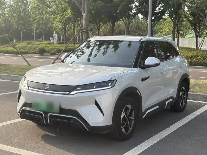 BYD Yuan UP 2024 401KM Leading Edition — миниатюра 1