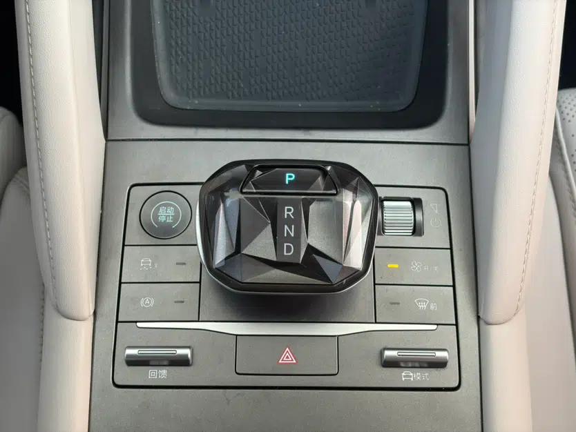 BYD Yuan UP 2024 401KM Leading Edition — миниатюра 14