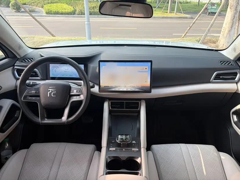 BYD Yuan UP 2024 401KM Leading Edition — миниатюра 18