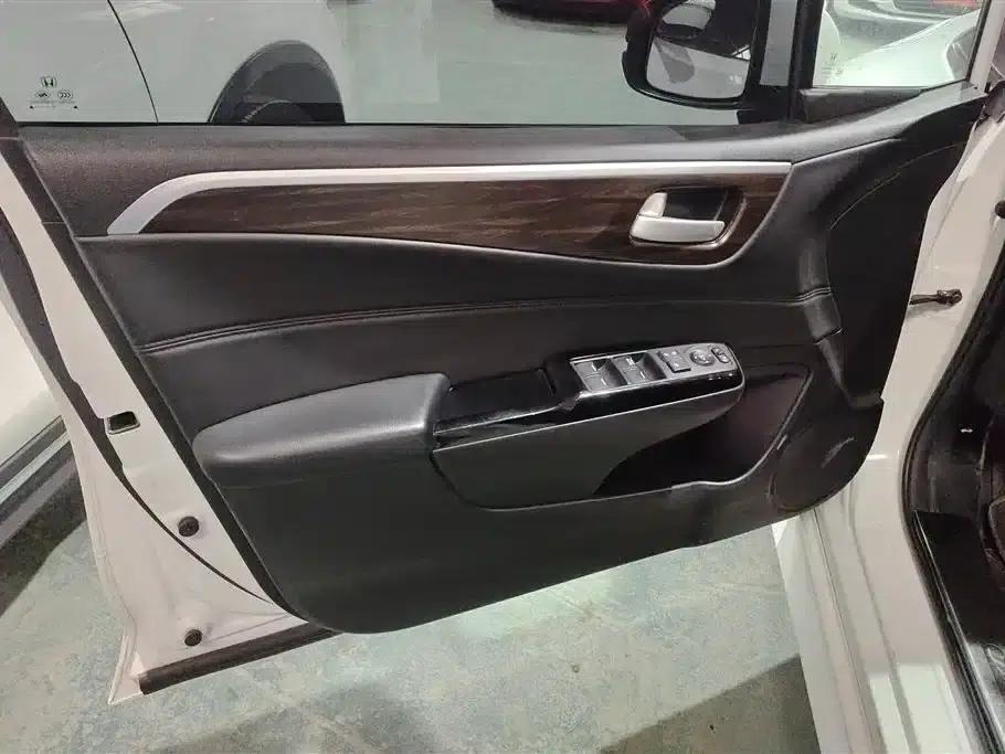 Jade 2017 210TURBO CVT Luxury Edition 5-seater — миниатюра 7