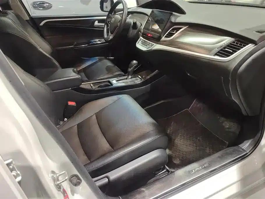 Jade 2017 210TURBO CVT Luxury Edition 5-seater — миниатюра 8