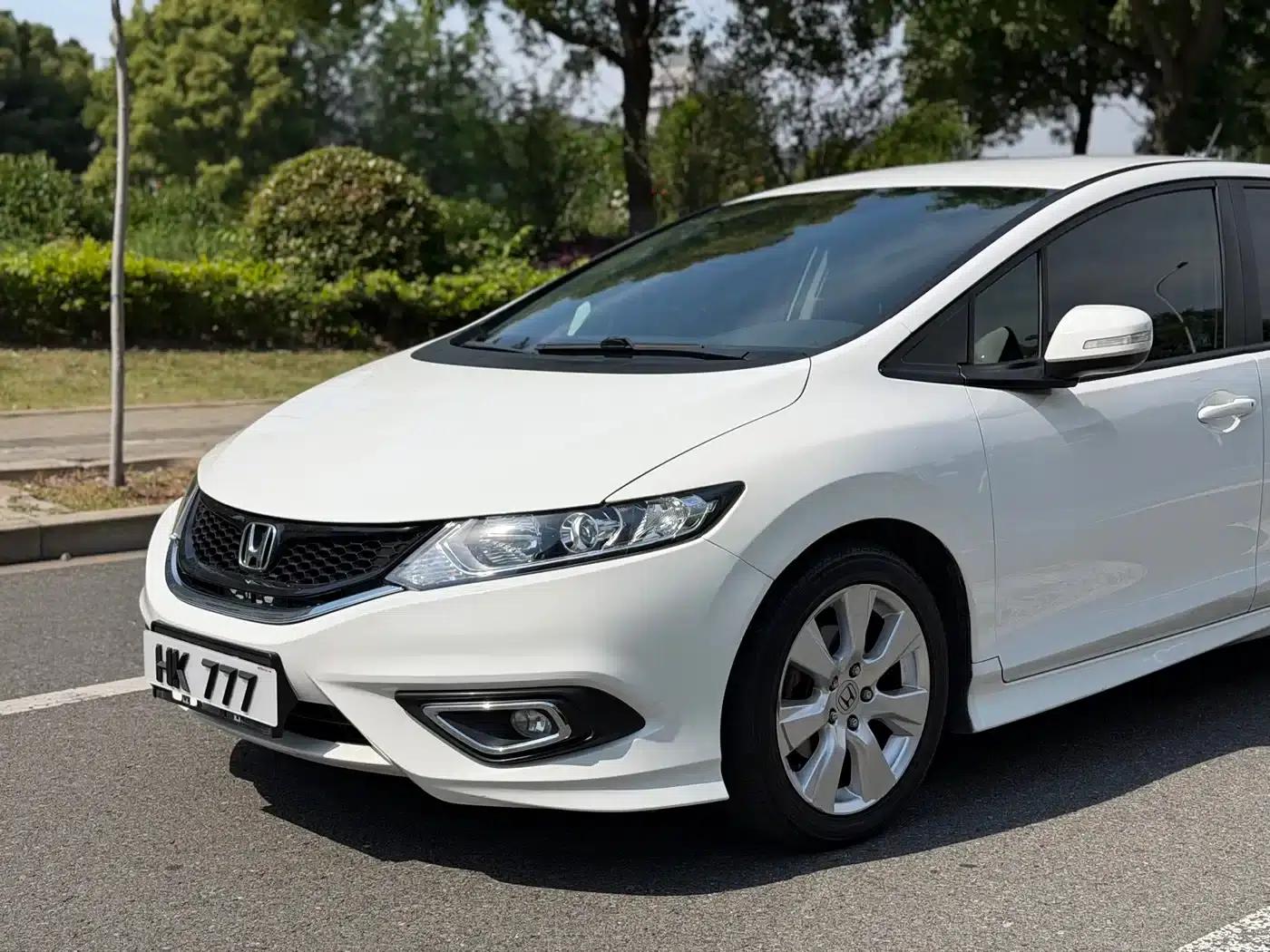 Jade 2013 1.8L Automatic Comfort Edition 5-seater — миниатюра 2
