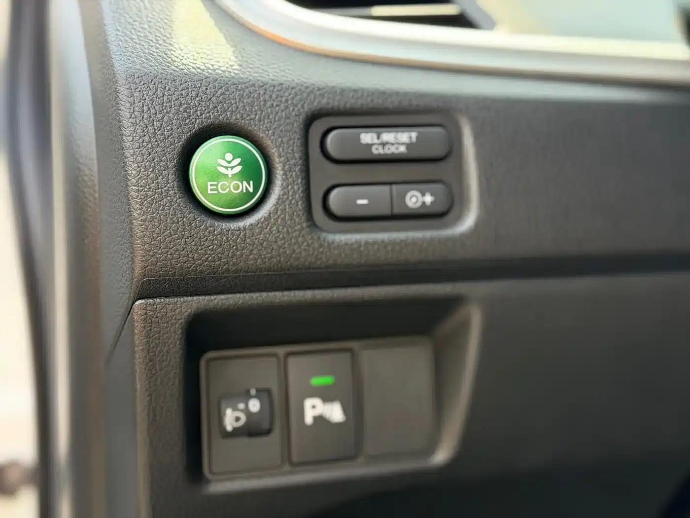 Jade 2013 1.8L Automatic Comfort Edition 5-seater — миниатюра 12