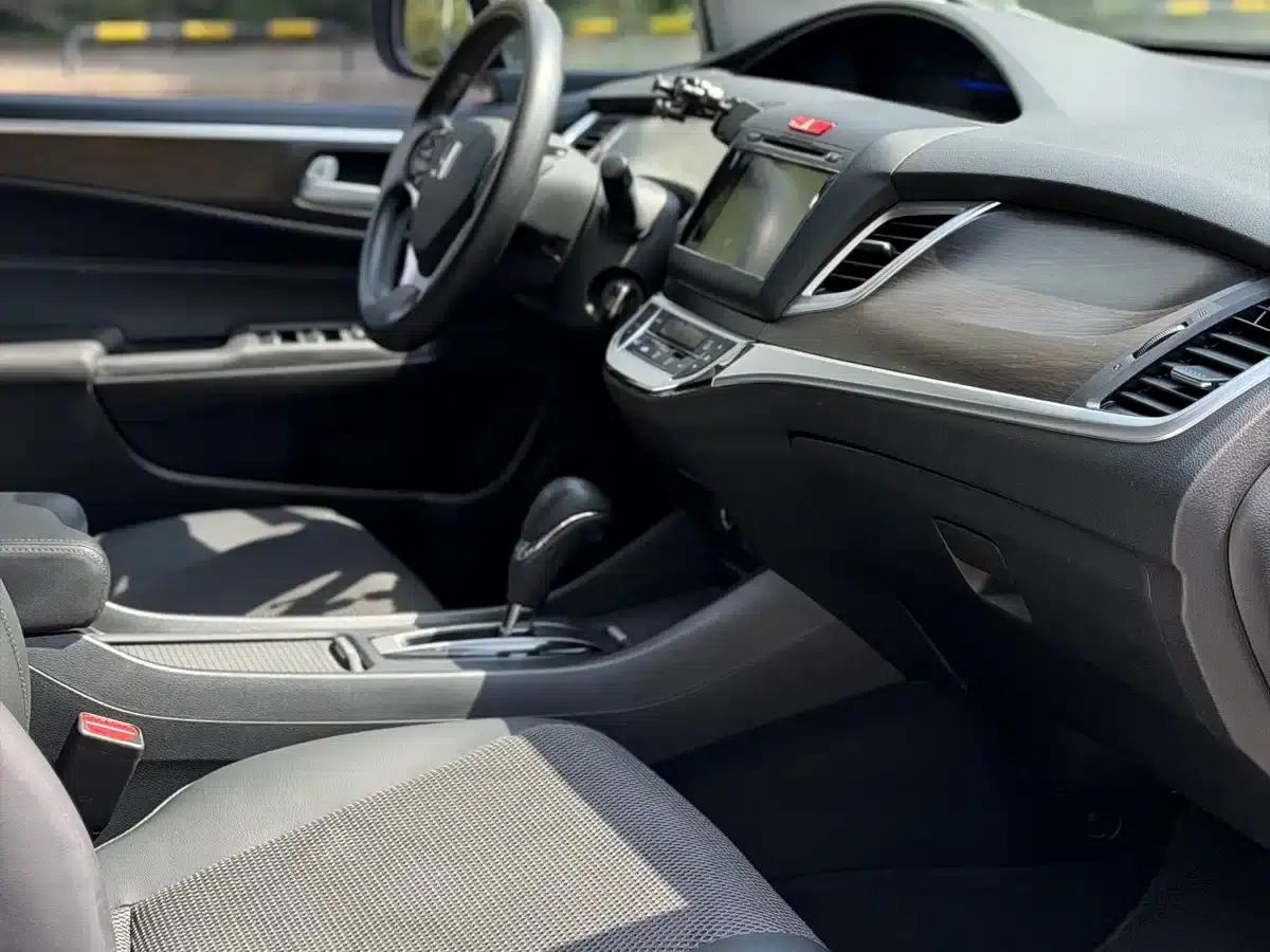 Jade 2013 1.8L Automatic Comfort Edition 5-seater — миниатюра 21