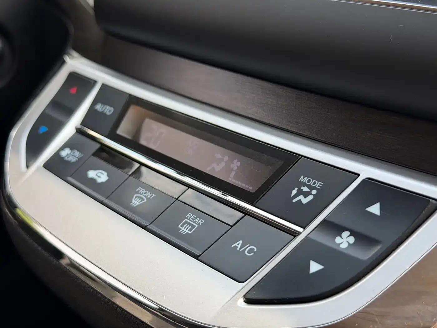 Jade 2013 1.8L Automatic Comfort Edition 5-seater — миниатюра 25