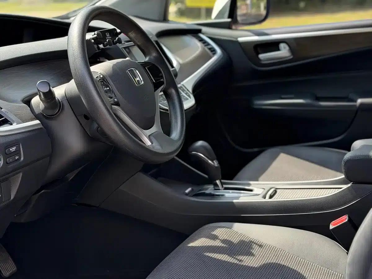 Jade 2013 1.8L Automatic Comfort Edition 5-seater — миниатюра 4