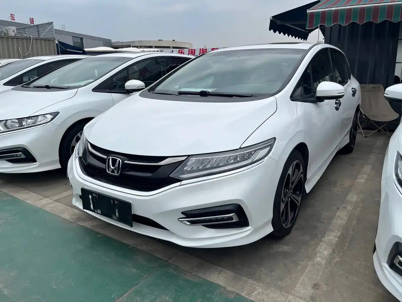 Jade 2016 1.8L Automatic Comfort Edition 5-seater — миниатюра 1