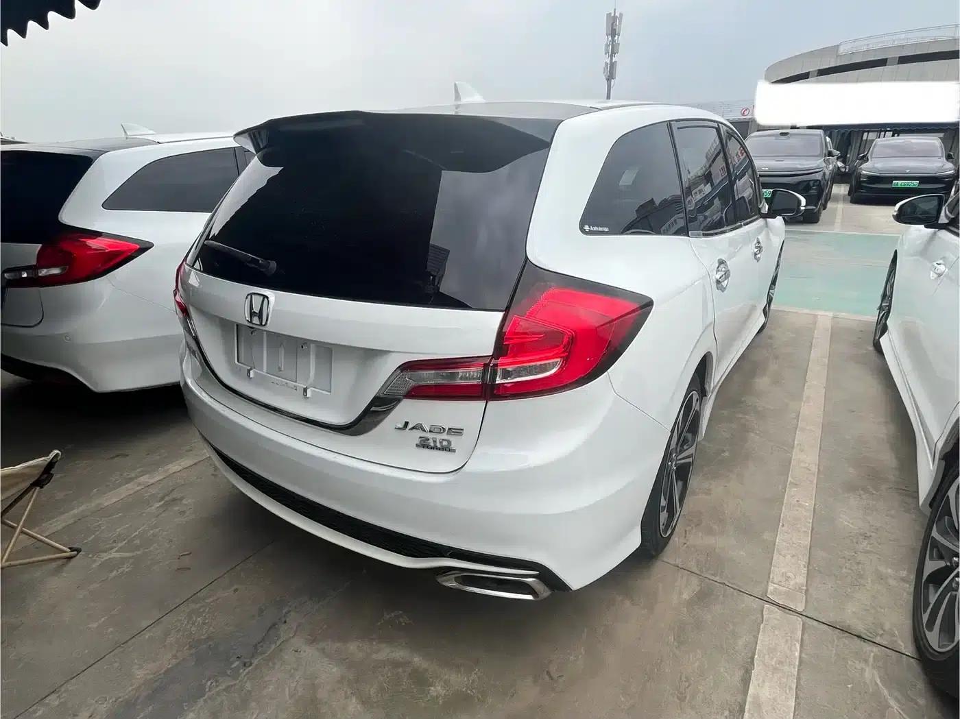 Jade 2016 1.8L Automatic Comfort Edition 5-seater — миниатюра 9