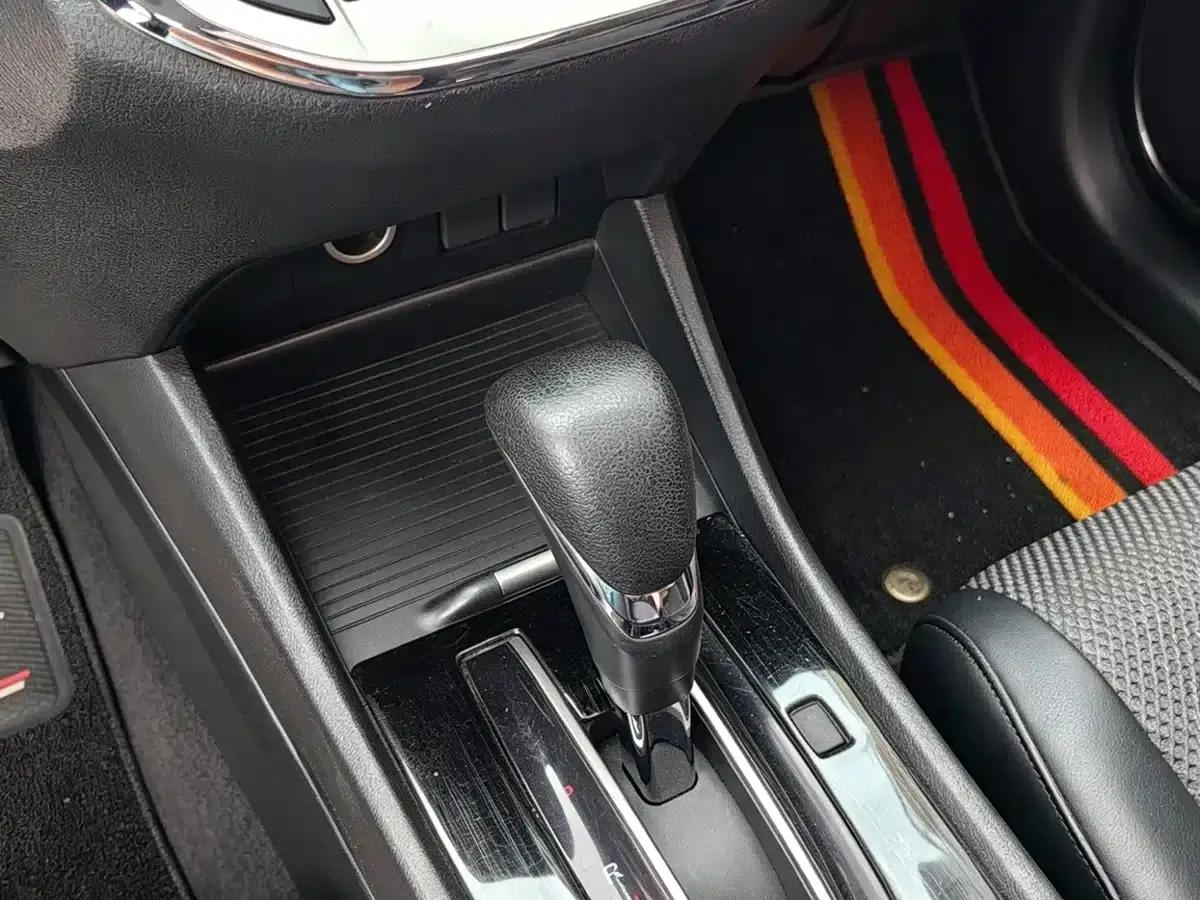 Jade 2017 1.8L Automatic Comfort Edition 5-seater — миниатюра 9