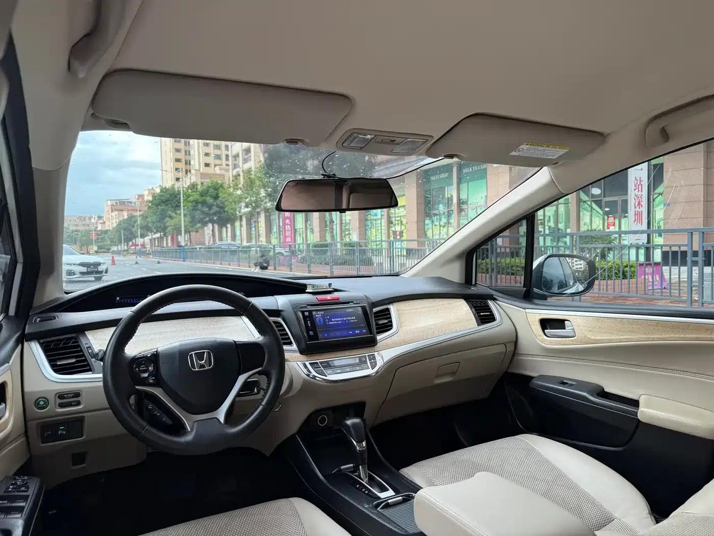 Jade 2013 1.8L Automatic Comfort Edition 5-seater — миниатюра 17
