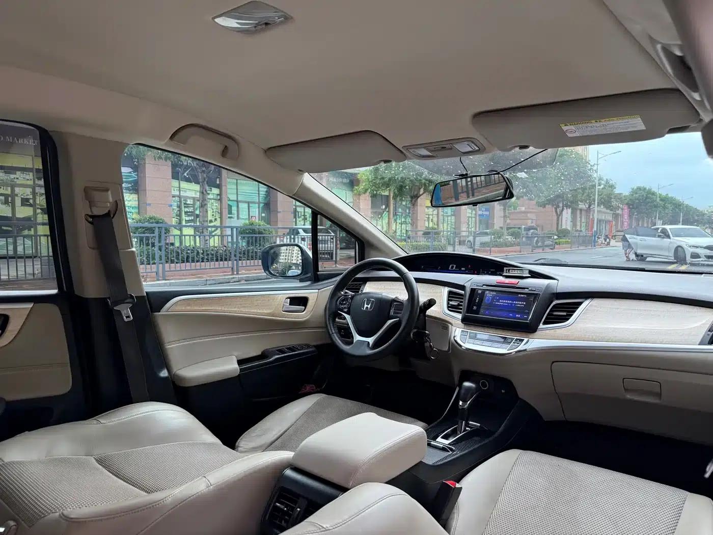 Jade 2013 1.8L Automatic Comfort Edition 5-seater — миниатюра 18