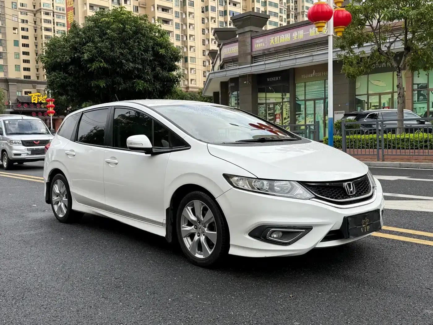 Jade 2013 1.8L Automatic Comfort Edition 5-seater — миниатюра 3