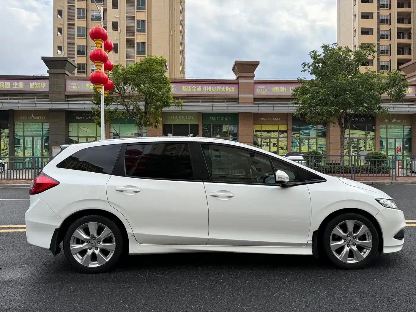 Jade 2013 1.8L Automatic Comfort Edition 5-seater — миниатюра 4