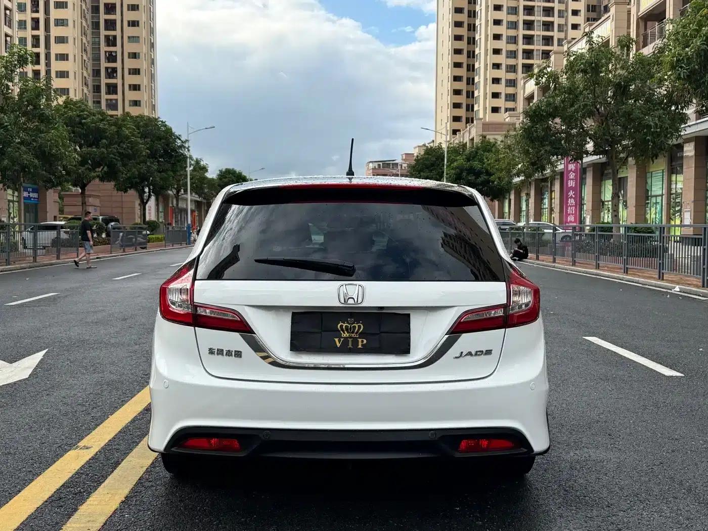Jade 2013 1.8L Automatic Comfort Edition 5-seater — миниатюра 7