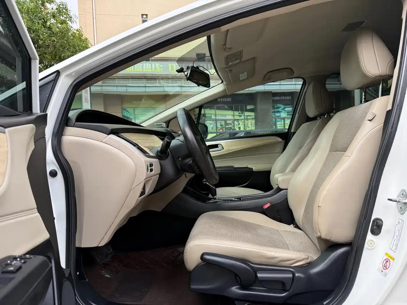 Jade 2013 1.8L Automatic Comfort Edition 5-seater — миниатюра 9