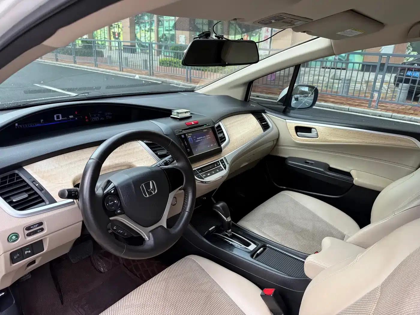 Jade 2013 1.8L Automatic Comfort Edition 5-seater — миниатюра 10
