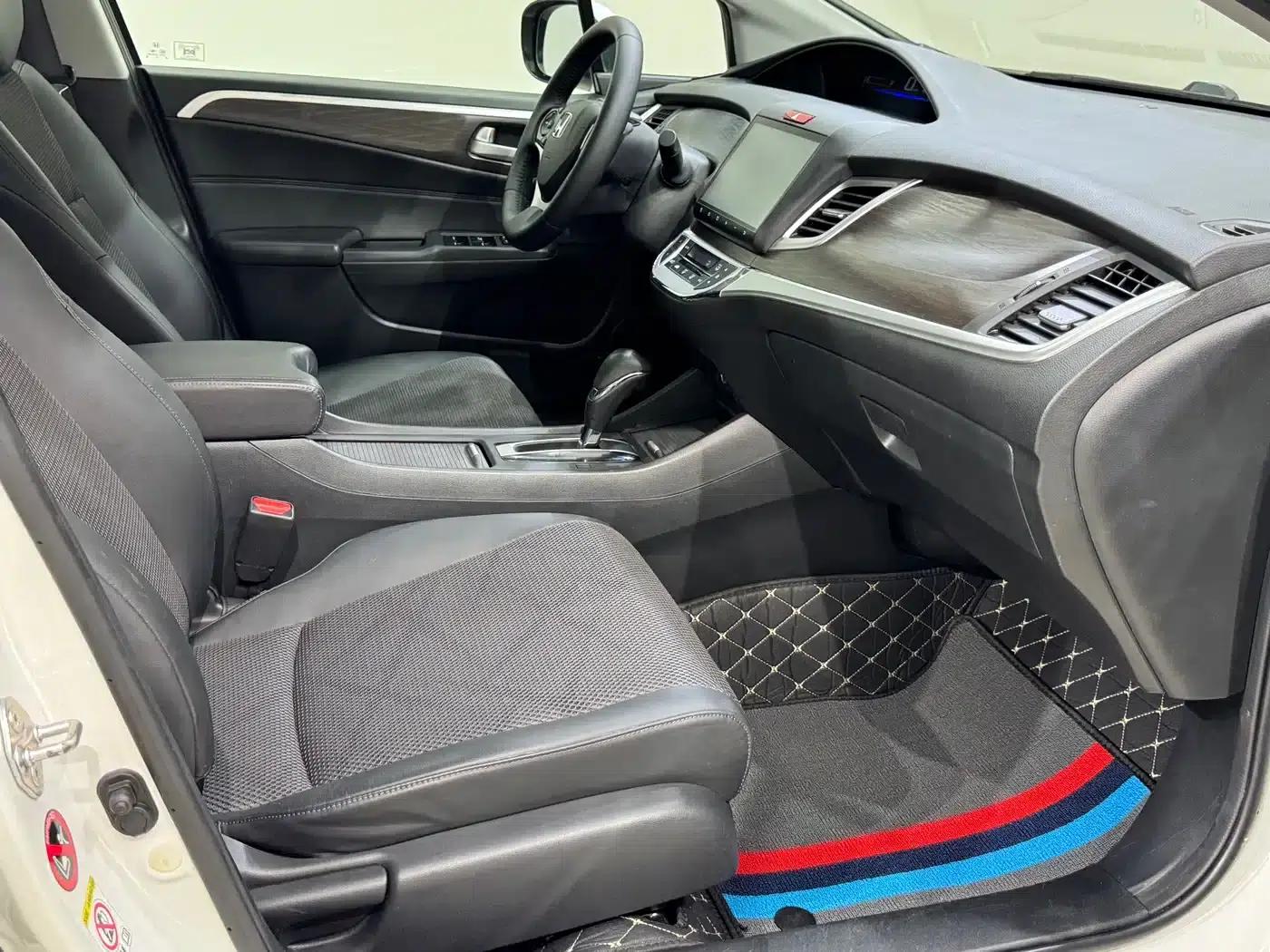 Jade 2016 1.8L Automatic Comfort Elite Edition 5-seater — миниатюра 15