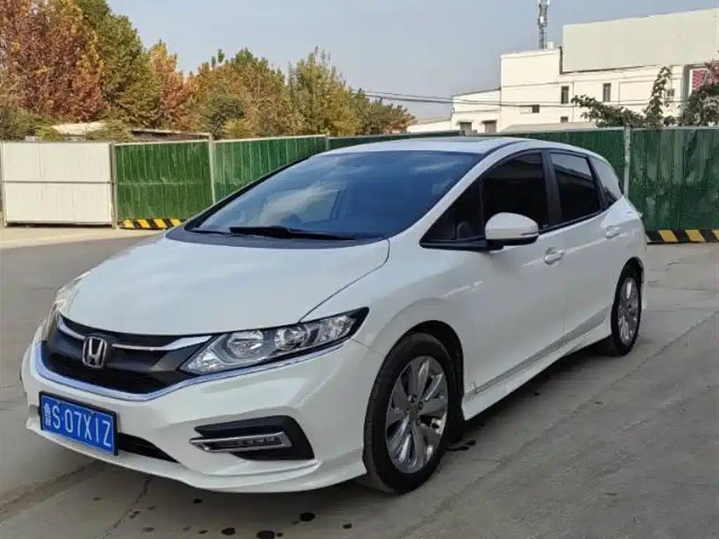 Jade 2017 1.8L Automatic Comfort Edition 5-seater — миниатюра 1