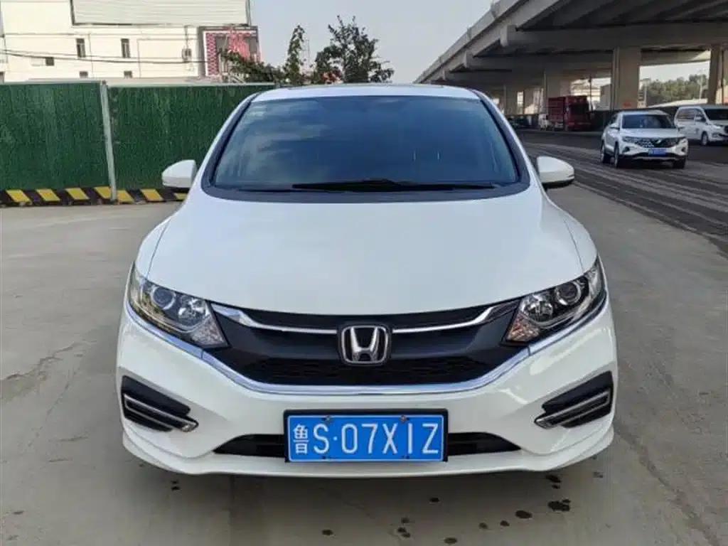 Jade 2017 1.8L Automatic Comfort Edition 5-seater — миниатюра 3