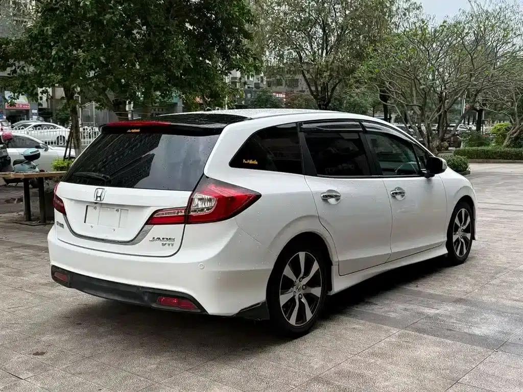 Jade 2013 1.8L CVT Luxury Edition 6-seater — миниатюра 6