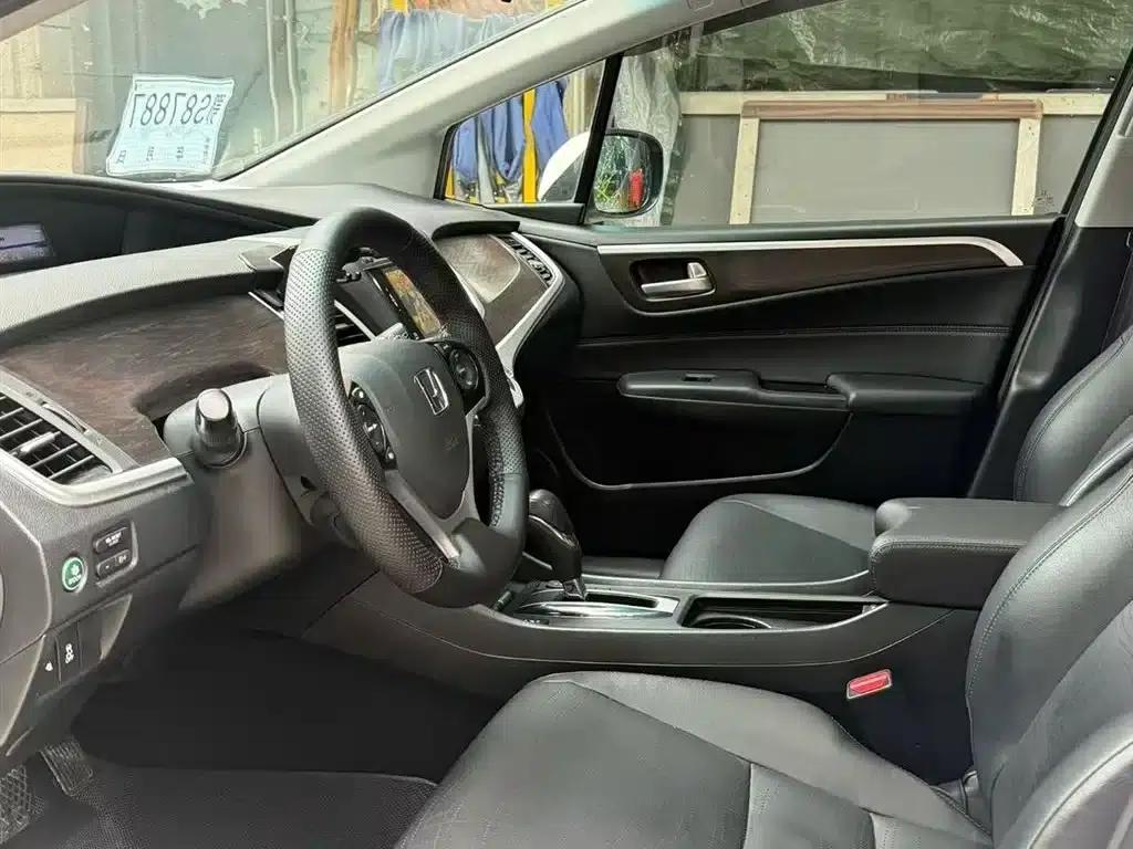 Jade 2013 1.8L CVT Luxury Edition 6-seater — миниатюра 7