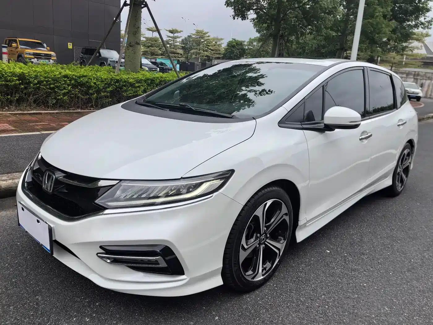 Jade 2020 210TURBO CVT Luxury Edition — миниатюра 1