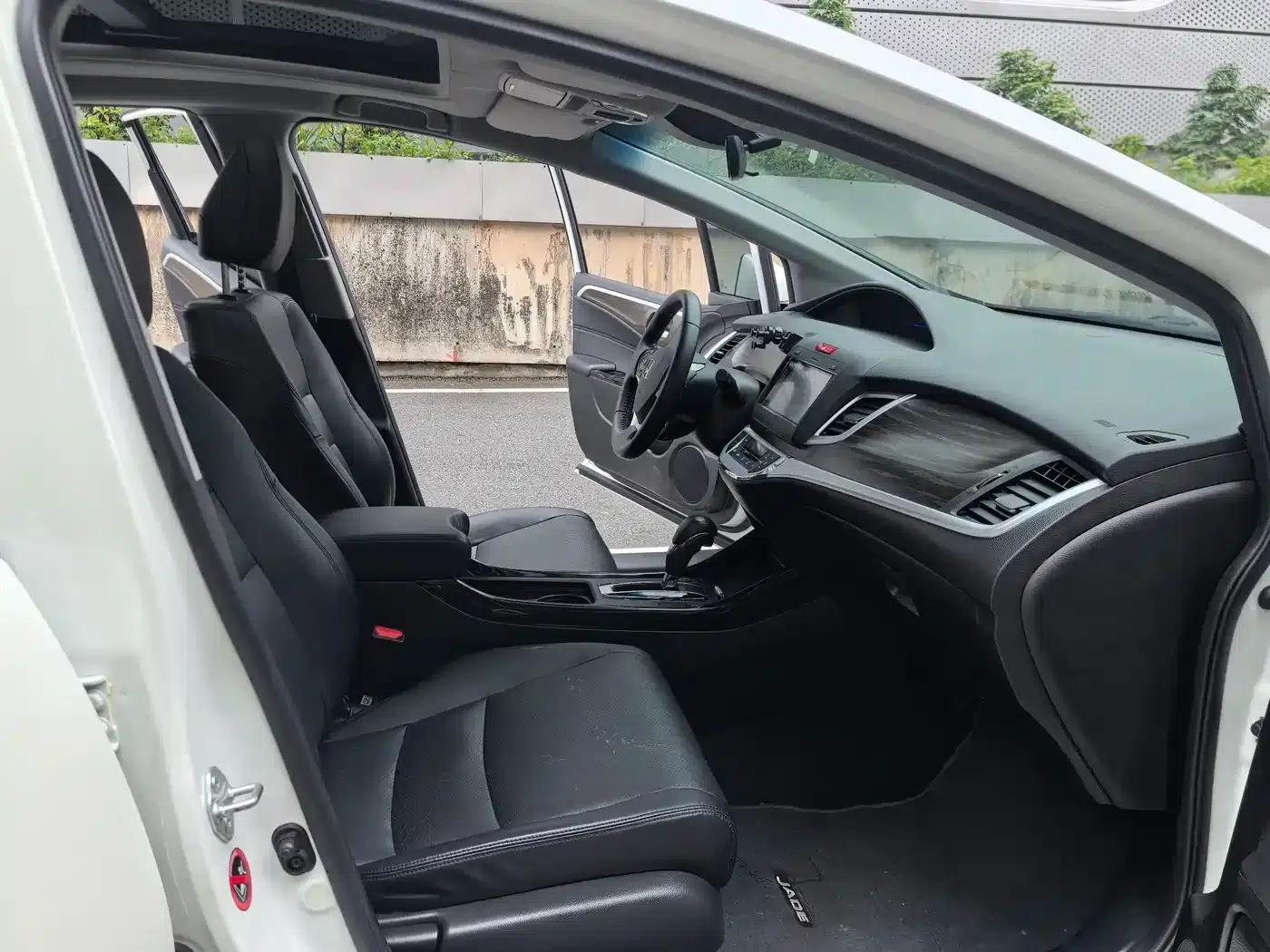 Jade 2020 210TURBO CVT Luxury Edition — миниатюра 32