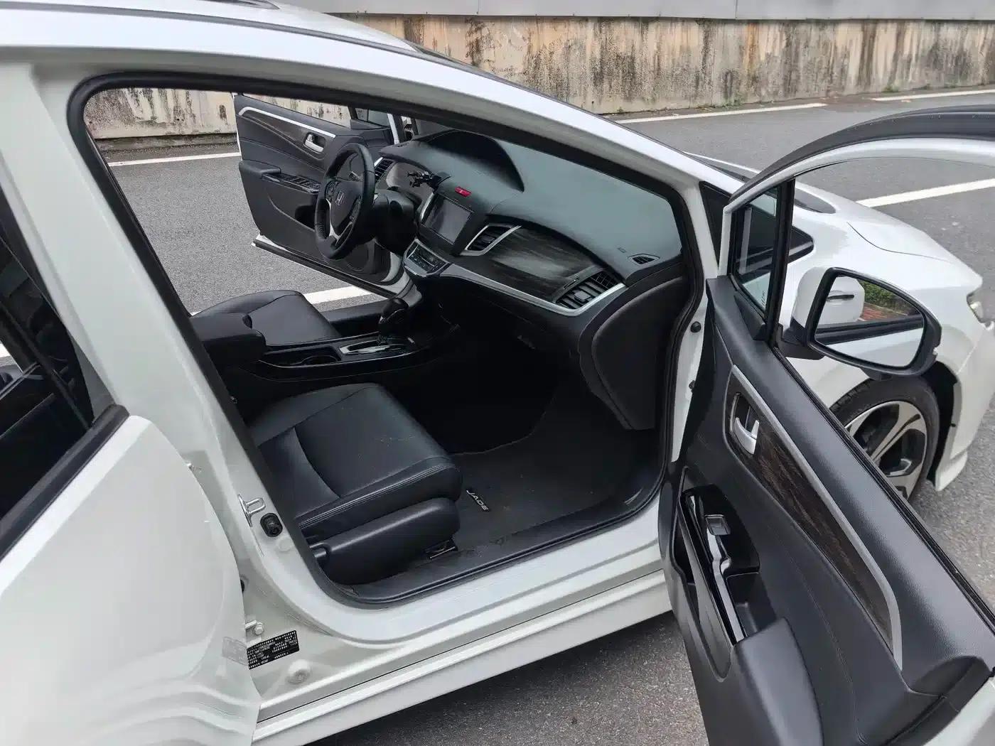 Jade 2020 210TURBO CVT Luxury Edition — миниатюра 33
