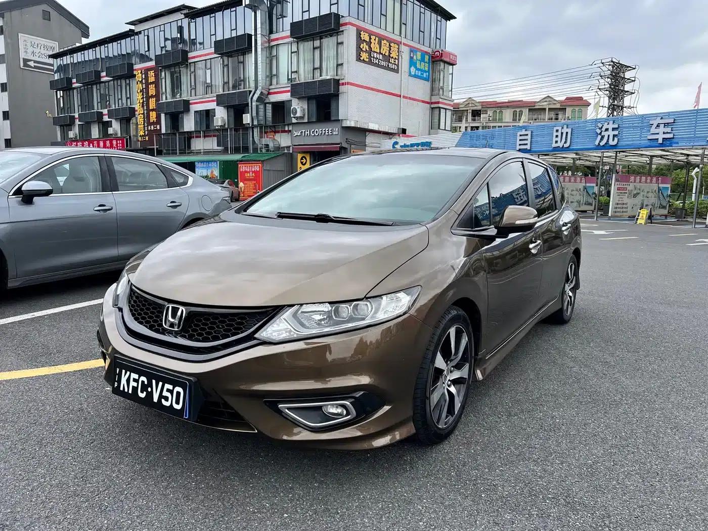 Jade 2014 1.8L CVT Luxury Premium Edition 5-seater — миниатюра 2