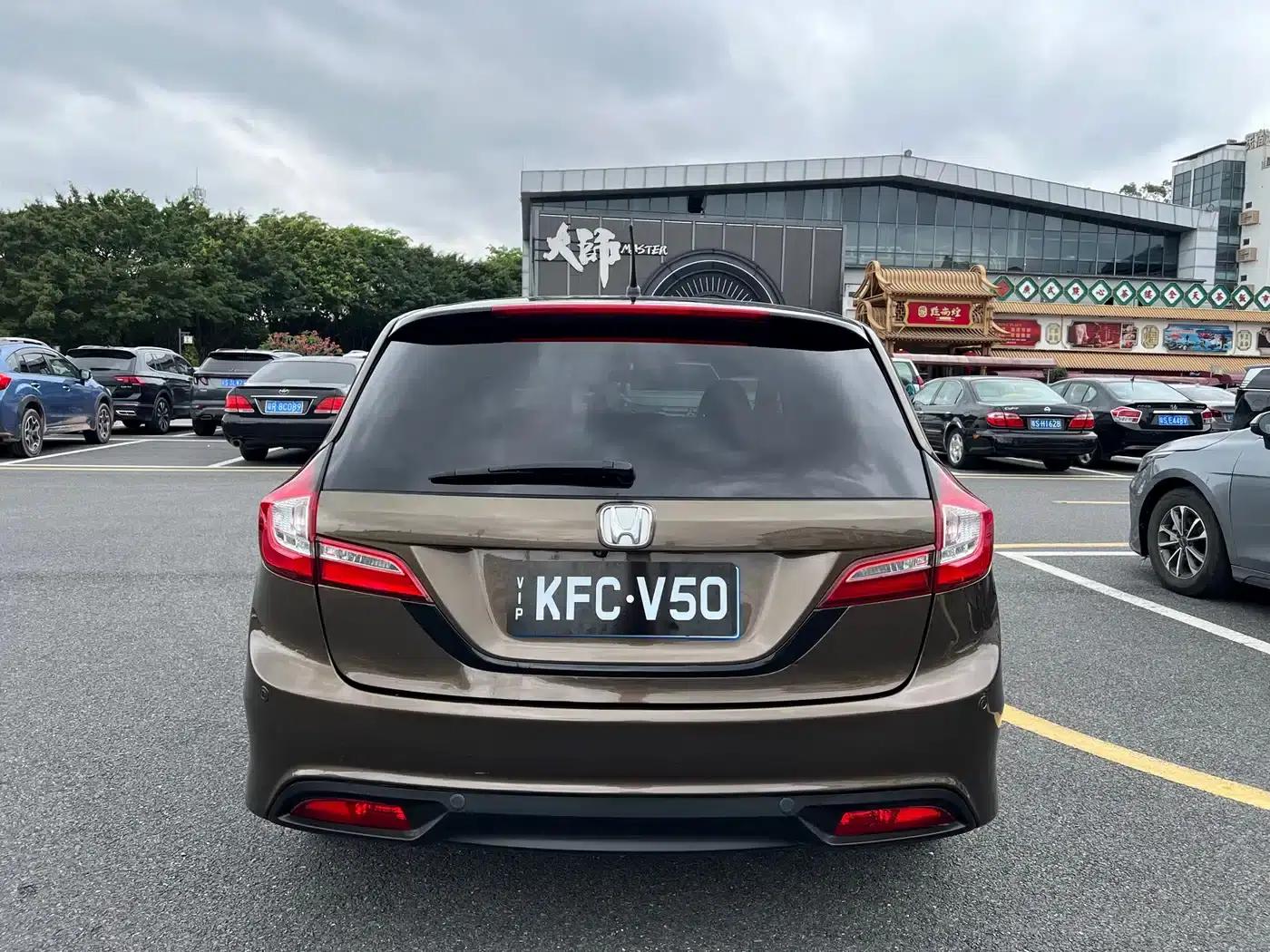 Jade 2014 1.8L CVT Luxury Premium Edition 5-seater — миниатюра 8