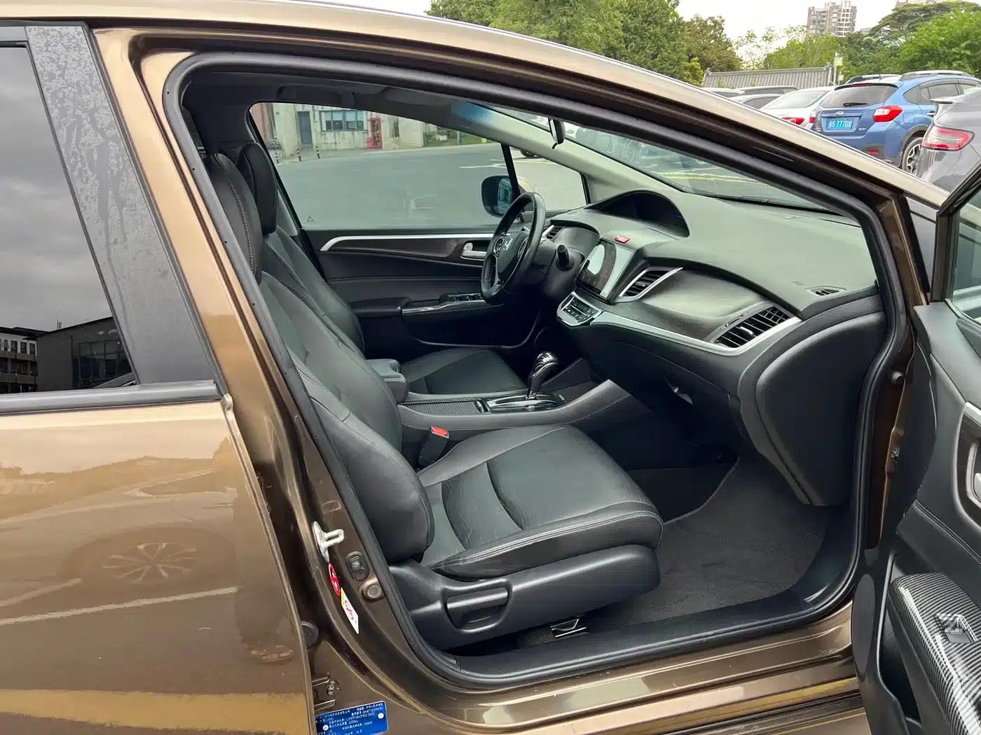 Jade 2014 1.8L CVT Luxury Premium Edition 5-seater — миниатюра 9