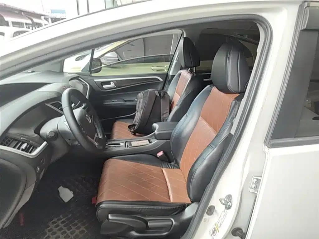 Jade 2013 1.8L Automatic Comfort Edition 5-seater — миниатюра 15