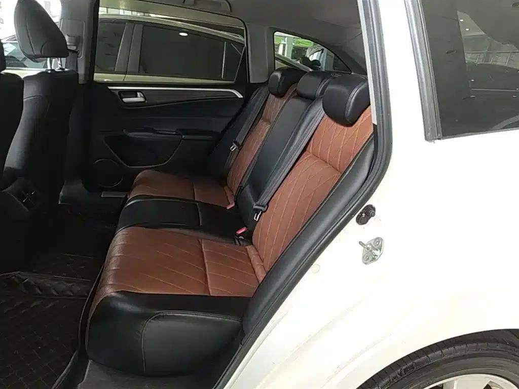 Jade 2013 1.8L Automatic Comfort Edition 5-seater — миниатюра 17